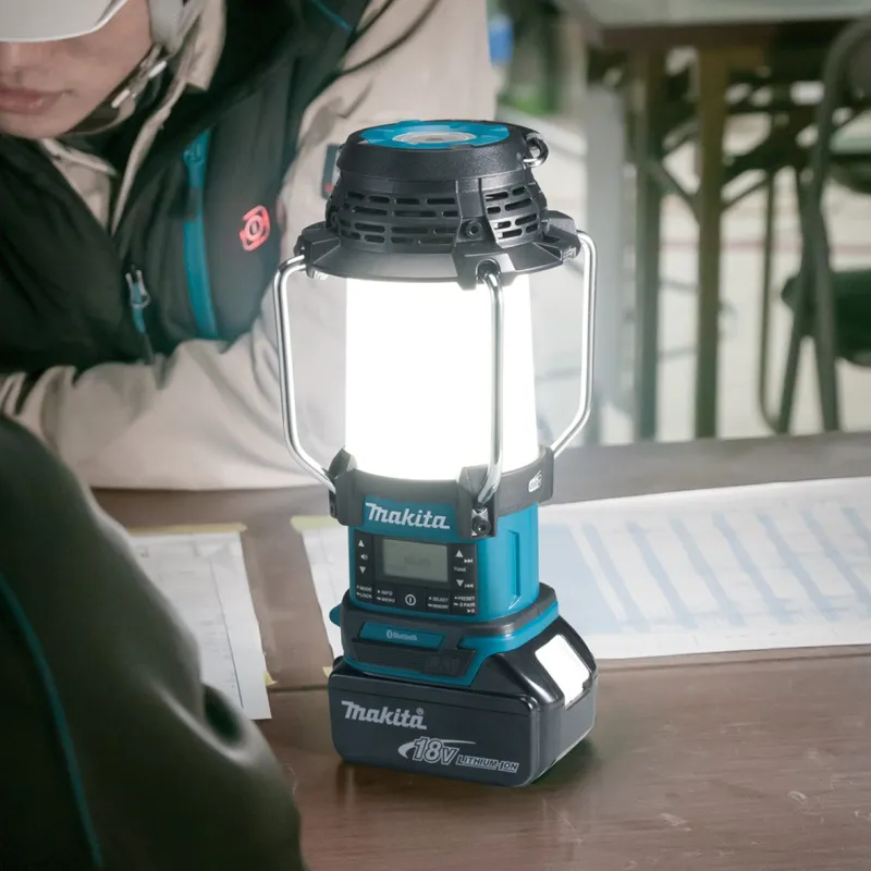 Радіоприймач ак. 14-18В, 310/155/Лм з ліхтарем, Bluetooth, USB Makita DMR056 каркас